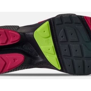 Nike Shoes - MEN'S NIKE HUARACHE E.D.G.E. size 11 Nike Shoes - MEN'S NIKE HUARACHE E.D.G.E. size 11